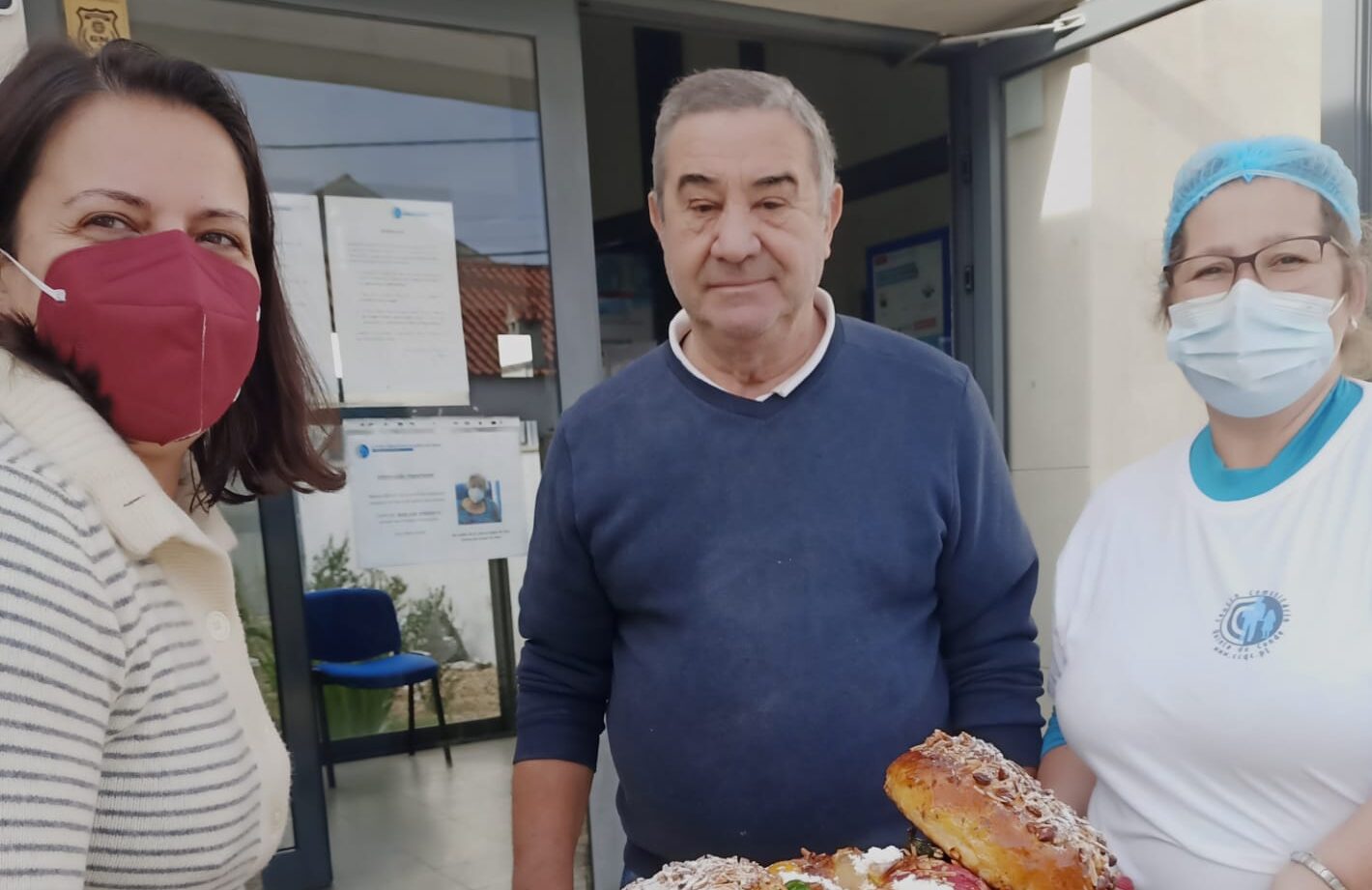 Donativo da Pastelaria Barca Doce ao CCQC Centro Comunitário da